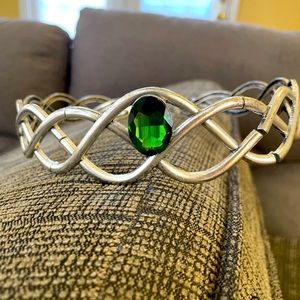 Green jewel crown
